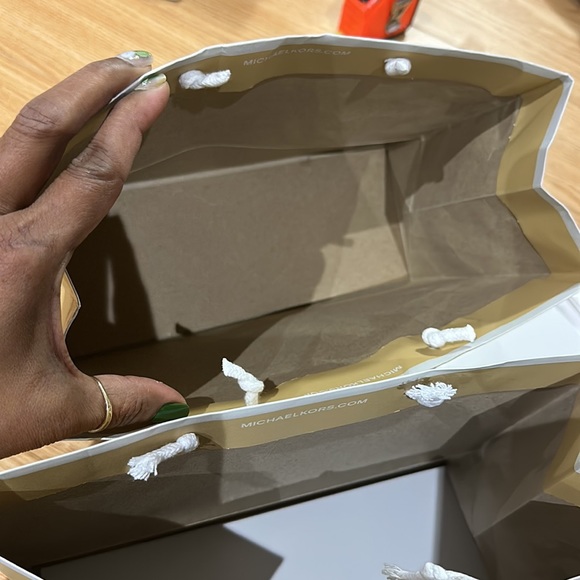 Qty-2 MK gift bag - Picture 4 of 9